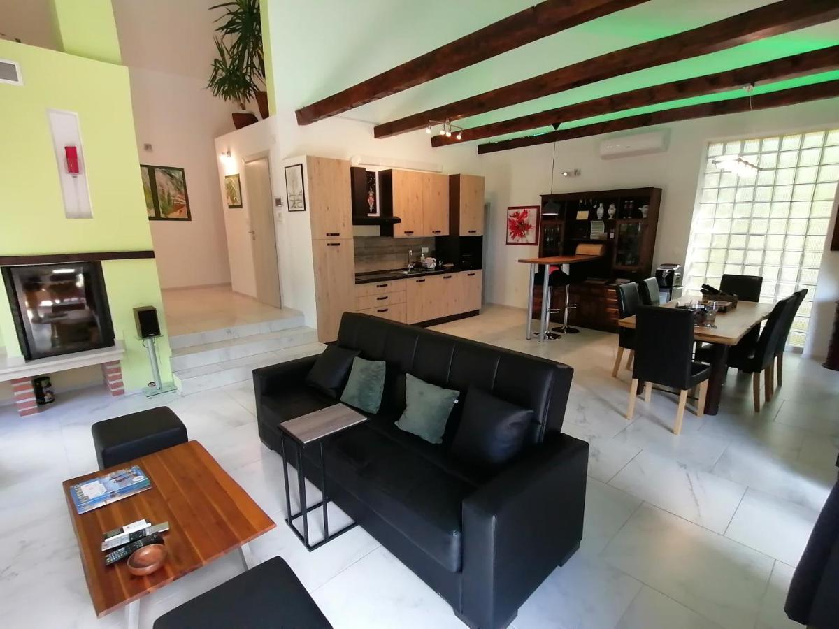The Forest House Krk 2 Kras 外观 照片